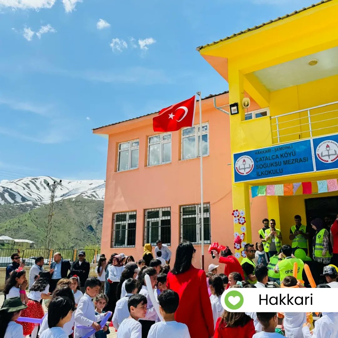 ahbapdogu's tweet photo. 23 Nisan Ulusal Egemenlik ve Çocuk Bayramı'nı 42 Şehirde gerçekleştirdiğimiz İyilik Şenliği'nde coşkuyla kutladık. 💚 https://t.co/7akkBxc177