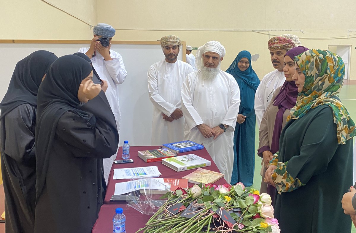 تحت رعاية الدكتورة/ أسماء بنت ناصر الزيدي عميدة القبول والتسجيل بجامعة السلطان قابوس وأستاذ مساعد في قسم إدارة العمليات والإحصاء التجاري بكلية الاقتصاد والعلوم السياسية افتتاح (منتدى عمان والعلم ٢).

#فعاليات_تعليمية_مسقط 
#مدارسنا_مستقبل_واعد 
#تعلم_مستدام