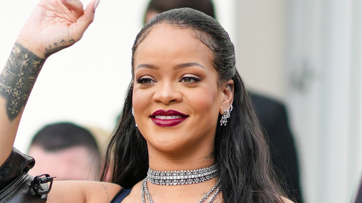 I regretted publicly showing my nud3 in the past, and never again will I -- Rihanna