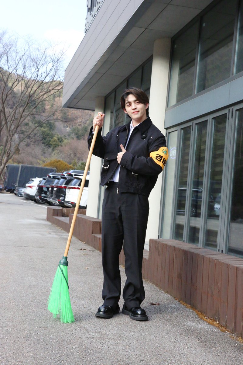 wonsworlddd's tweet photo. nag community service na siya wag kana umiyak https://t.co/KJXPThySgH