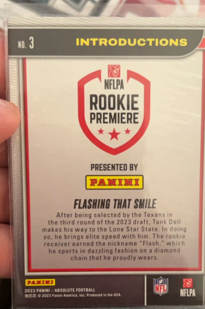 Let’s start this Wednesday off with a giveaway!

RULES:

1. Retweet

2. Like

3. Tag your FAVORITE athlete in your post/retweet! Winner picked at 6 pm central tonight 4/24. One lucky SOB will win this slick @PaniniAmerica @Tankdell4 “Flashing that smile”