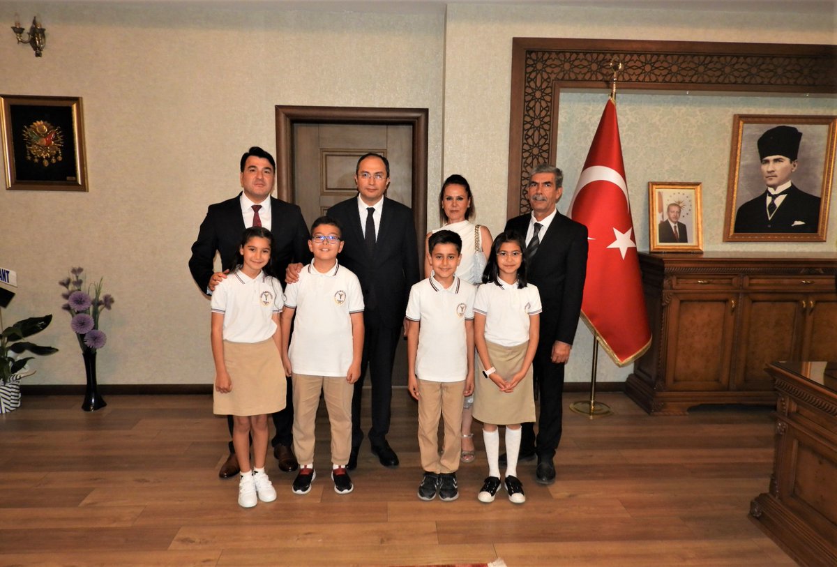 Toroslar Kaymakamı Mehmet SOĞUKPINAR 23 Nisan Ulusal Egemenlik ve Çocuk Bayramı vesilesiyle makamını okulumuz öğrencisi Duru GÜL’e devretti.
<a href="/toroslarmem/">Toroslar İlçe Milli Eğitim Müdürlüğü</a> 
<a href="/OguzhanTulucu/">Oğuzhan TÜLÜCÜ</a> 
<a href="/MersinMEM/">Mersin İl Millî Eğitim Müdürlüğü</a>