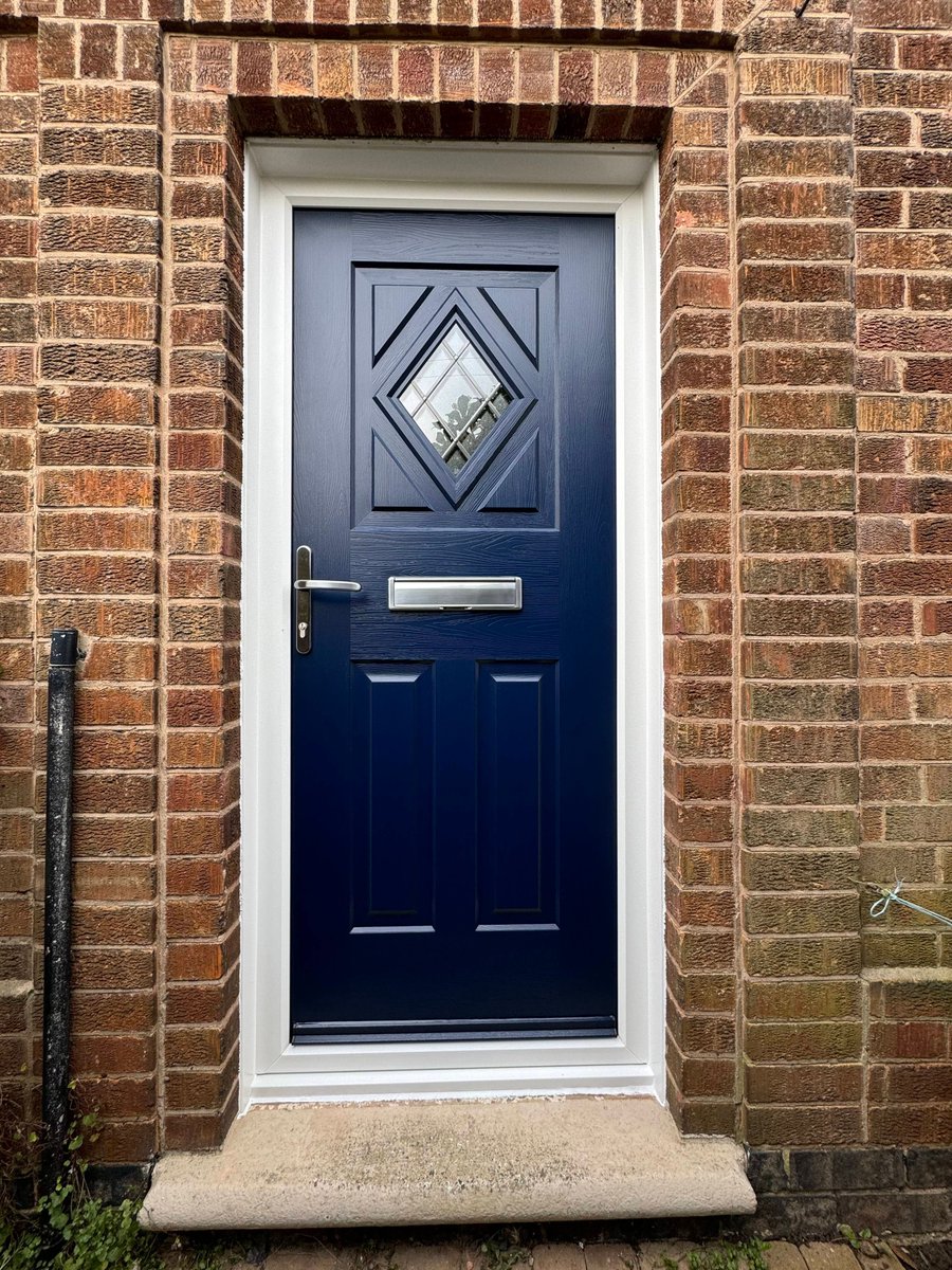 Rockdoor Cottage Diamond in Blue installed in Nottingham @rockdoorltd verysecuredoors.co.uk/rockdoor/ #rockdoors #rockdoor #compositedoor #compositedoors #frontdoor #frontdoors #homeimprovement