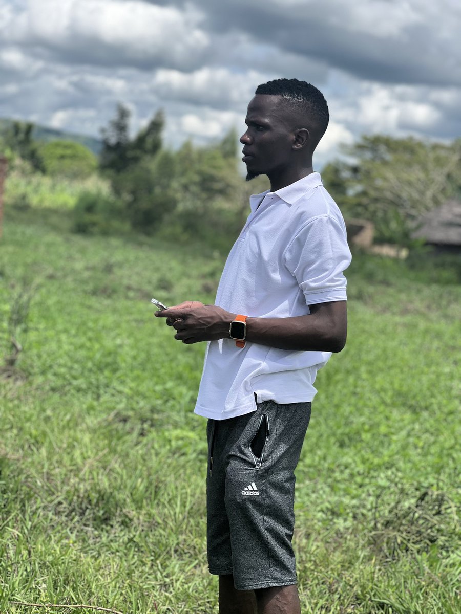NovyJunior's tweet photo. We both not important till we just inside https://t.co/bsNIU3kLUa