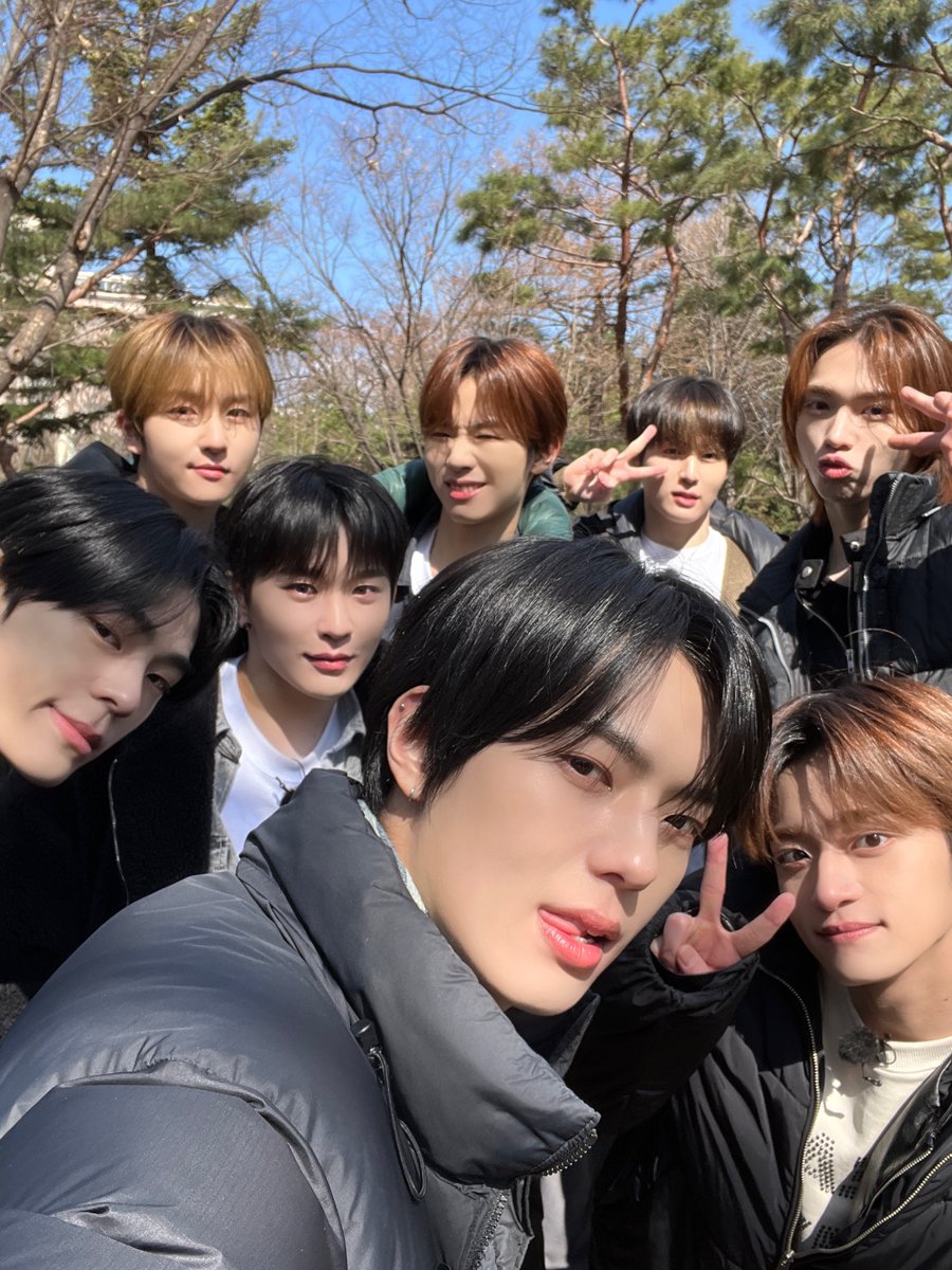 whib_official's tweet photo. [📸]
본격적으로 친구 찾기에 나선 휘브!🤍
<나는돌로 1기 본격 우정 쟁탈전>! 재밌게 보셨나요❔ 
아직 안본 AnD! WHIBREAKTIME 보러 얼른 오세요🥰

#WHIB #휘브 
#WHIBREAKTIME #휘브레이크타임 
#나는돌로 https://t.co/6Q2rRw5rNP