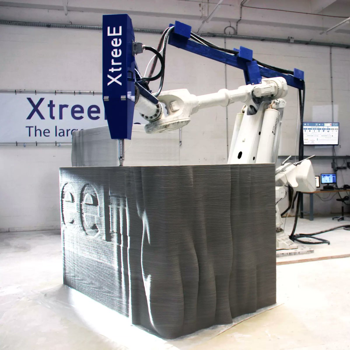 Construction21F's tweet photo. #C21DuMatin 💡 #XtreeE dévoile sa nouvelle tête d'impression #3D et lance la « XtreeE Academy » via @BprFrance 👇 https://t.co/AE982MZfsD https://t.co/Q8WmJWj2XX