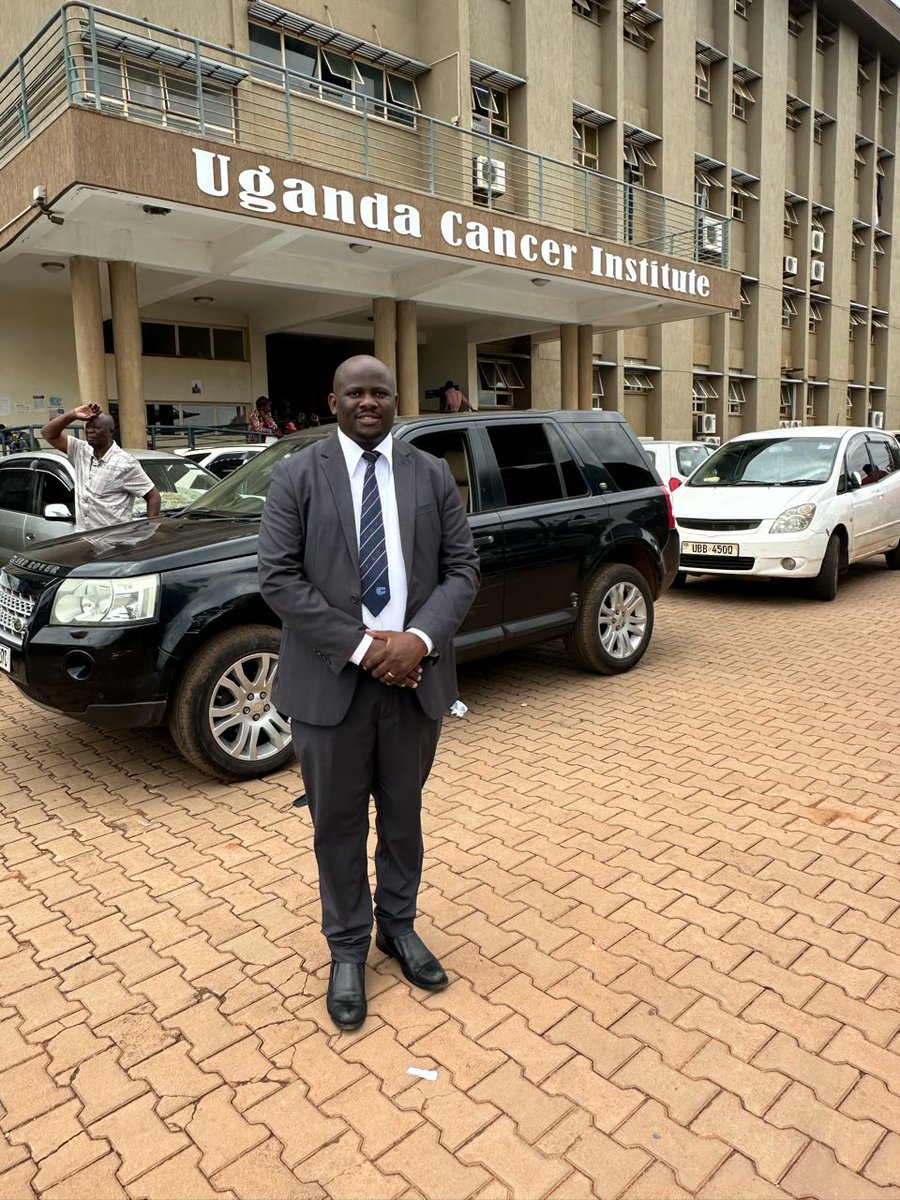 Today, i worked from the @UgandaCancerIns. I have been able to witness alot of transformations. The facility is neat and orderly unlike in the past. Despite the overwhelming numbers, i appreciate the Director Dr Jackson Orem and managememt for organising patient flow