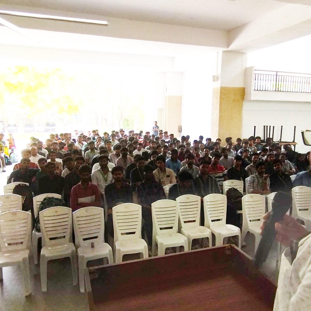 TSNAB with community educators conducted awareness program at @HITAMHyderabad.The session was  to educate effects of Drug consumption & its serious consequences and was attended by TSNAB Officials. @TelanganaDGP @director_tsnab 
@narcoticsbureau @RachakondaCop
 #drugfreetelangana