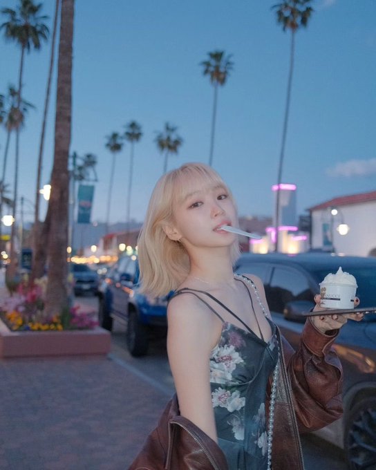 philophoubia's tweet photo. ㅤ

ᥫ᭡ 𖥻 𝑼𝒑𝒅𝒂𝒕𝒆  ۰ ໋࣭ヾ
⊹ ໋. ‧˚ Who needs a reason for ice cream? Not me! After a delicious dinner, there's always room for dessert, especially when the view is this incredible. Watching the evening sky while enjoying a classic vanilla ice cream is pure bliss. https://t.co/vdRMdgavSP