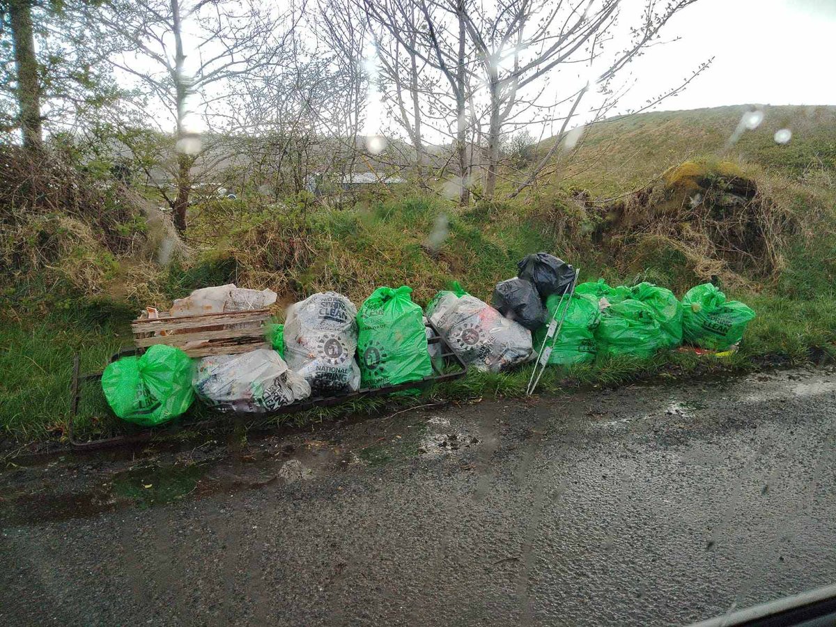 On Sunday 7th April, three volunteers carried out a #SpringClean24 in a small place called Callow in #Mayo. They spent 3 hours and here is what they collected! A huge well done to everyone who was involved 💚🙌 Register at nationalspringclean.org #SDGsIrl #NationalSpringClean