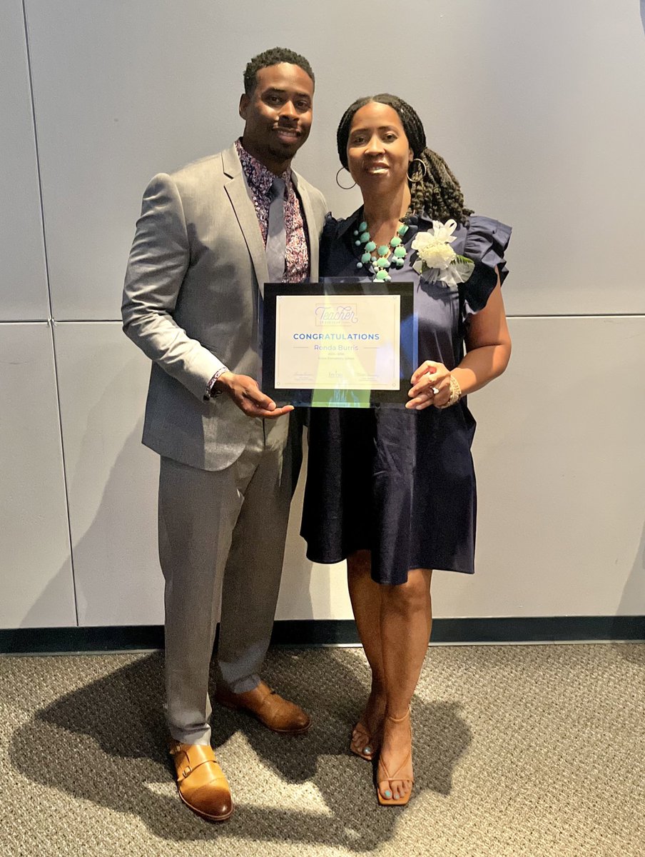 _BNick's tweet photo. Tremendously Proud of My Mom !!!!!! (@burrisstipes) 💙💚🤍

She is the @StipesStallions 2024 Teacher of the Year 🎉🎊👑

@IrvingISD | #myIrvingISD https://t.co/MvyrvmiVzA