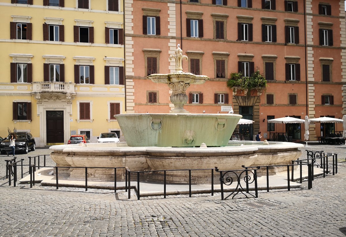 Con l'avvio dei primi cantieri di restauro delle fontane di Piazza della Rotonda e Piazza Farnese ha inizio l'ampio programma di interventi del PNRR - Caput Mundi curati dalla Sovrintendenza Capitolina. Gli interventi nelle due storiche piazze avranno termine entro novembre 2024.