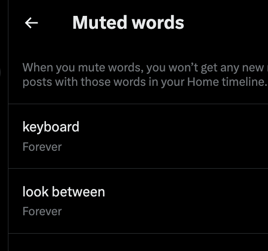 Þetta var víst ekki nóg. Nú birtast bara screenshot af þessu sama undarlega trendi. Skil svo innilega ekki hvað er að gerast með þetta forrit.