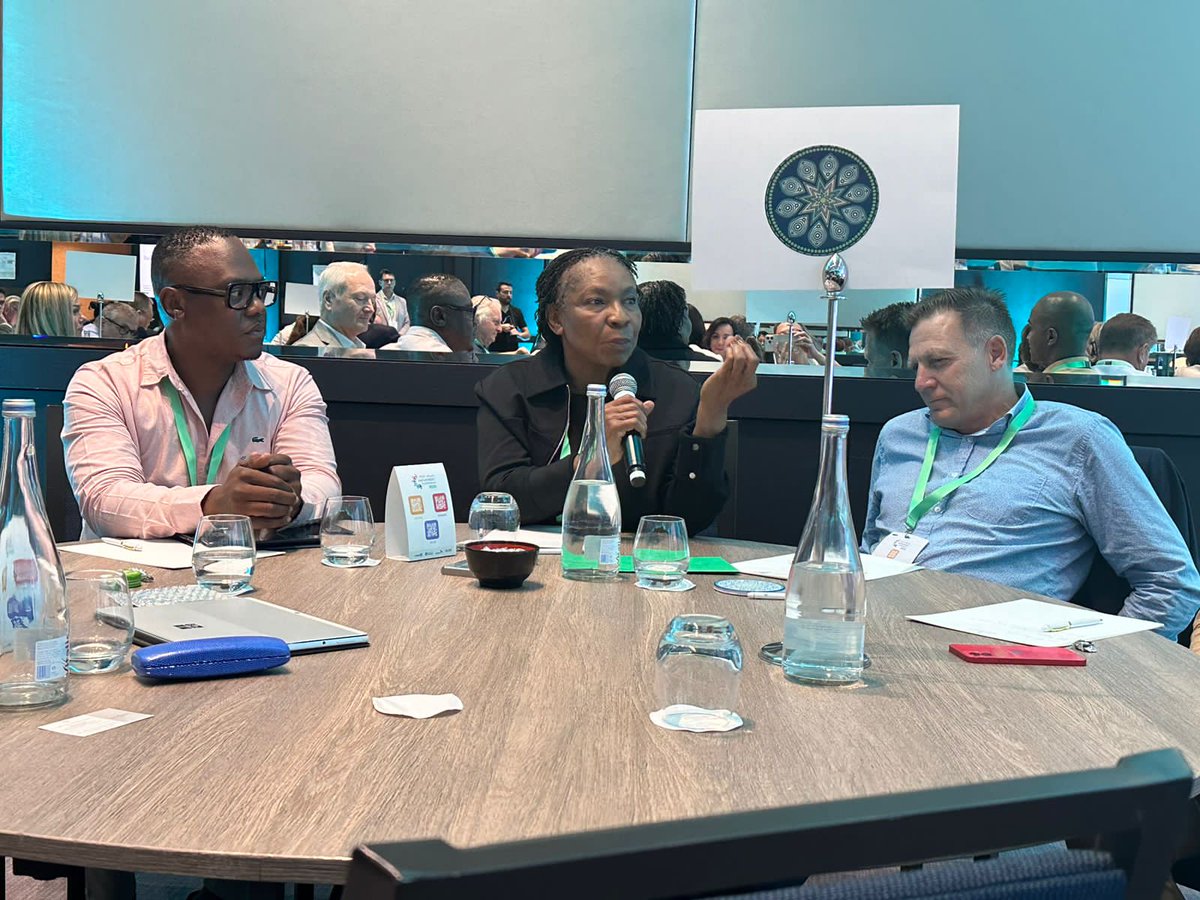 APSO President Zakhele Mgobhozi and Past APSO President Tabea Kabinde in active round table discussion on Job Mobility #WECLisbon2024 @WECglobal
