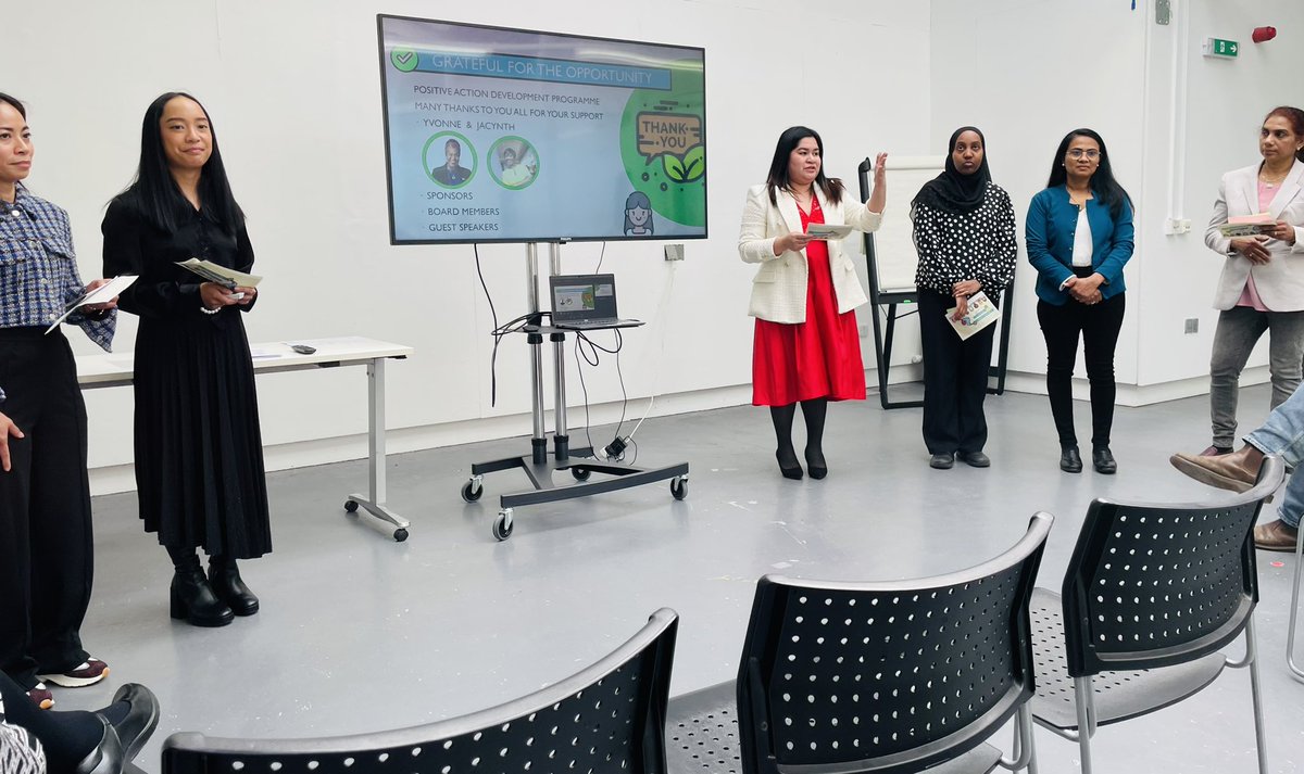 Antonialynch's tweet photo. We took a moment to feed the soul @RUHBath in celebration of our colleagues who completed #RoutesToSuccess a brilliant programme delivered by @yvonnecoghill1 - watching people grow, develop & progress. Fabulous energy - hereβs to our bright future! ππ@MelanieLBroad @sue_doheny https://t.co/r29VK1R5uv