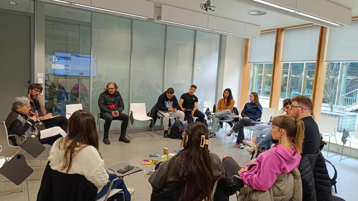 📚Liburuaren astea Gipuzkoako Campusean: Begoña del Teso eta <a href="/juanaldaz/">Juan</a> -ekin irakurketa ezberdinei buruz hitz egiten <a href="/psikoehu/">Psikologia UPV/EHU</a> @ehuHEFA @upvehuBiblio