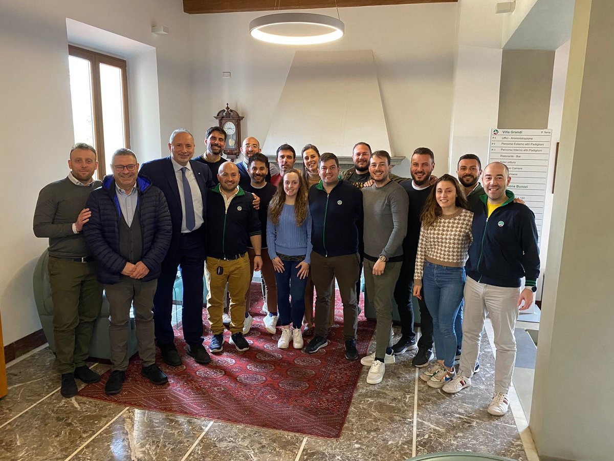 #24aprile 📅 Oggi a #Fiesole il SG @salvopellecchia è intervenuto al corso di formazione dedicato ai ragazzi del Coordinamento nazionale giovani @Fitcisl. 👥 “Coinvolgiamo i #giovani per renderli protagonisti del #sindacato del futuro' Con @m_diamante #essercipercambiare