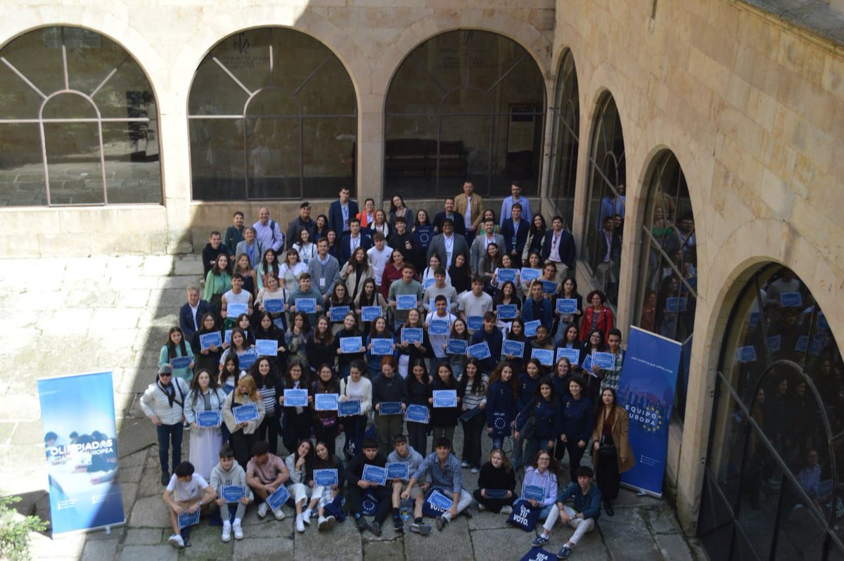 IES_El_Carmen's tweet photo. Y gracias a Salamanca y a su @aytoSalamanca por su recibimiento a nuestros estudiantes 👏 #OlimpiadaUE #EPAS #EscuelasEuropeas https://t.co/MKIgC4EBIJ