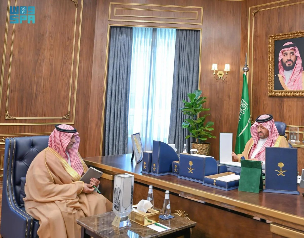 SPAregions's tweet photo. أمير منطقة الحدود الشمالية يطّلع على إستراتيجية فرع وزارة الموارد البشرية بالمنطقة.
https://t.co/wzKFwoq5aB
#واس_عام https://t.co/TZ4RpPnUC4