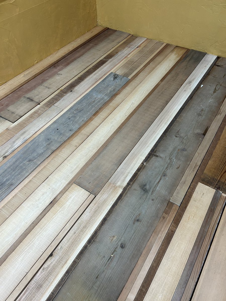 KEY__FACTOR's tweet image. ステージ制作中
ひとつひとつ合わせながら仮組
最高に楽しい瞬間！
ありがとうございます！