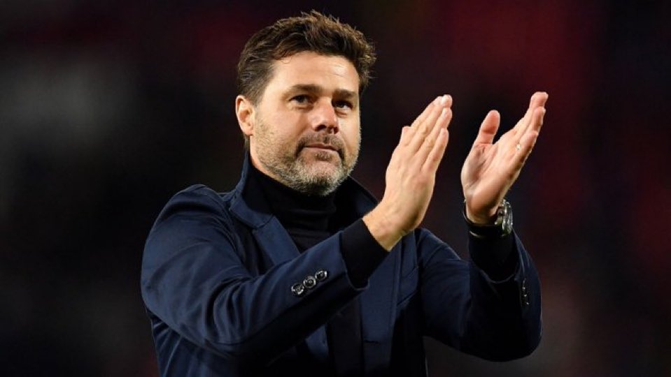 🚨 Pochettino kulübün stratejisini sorguladı ve kulübün daha akıllıca bir yapılanma strateji bulması gerektiğini ve bu kadar genç bir takımda tutarsızlığın kaçınılmaz olduğunu söyledi. Bu sözleri, yönetimin Pochettino’nun üzerindeki incelemesini artırdı. via (@NizaarKinsella)