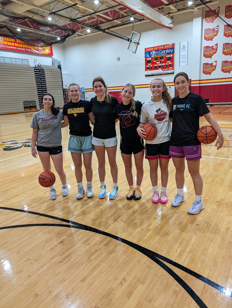 Brecksville-Broadview Heights Lady Bees Basketball tweet media