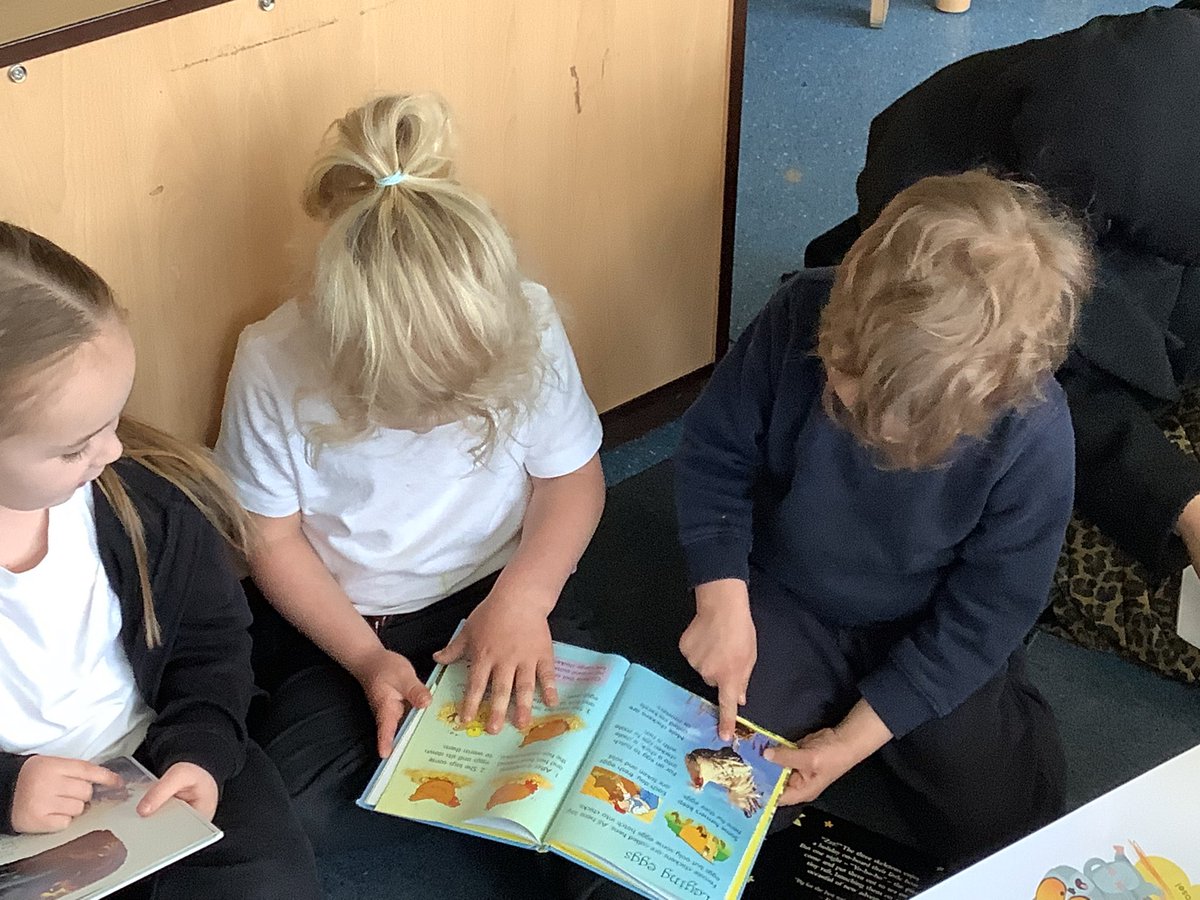 IPMATTowngate's tweet photo. #Receptiontpa enjoying reading for pleasure this morning. Such a lovely time sharing our own books from home. Thank you. #readingforpleasuretpa https://t.co/rATnGiezdm