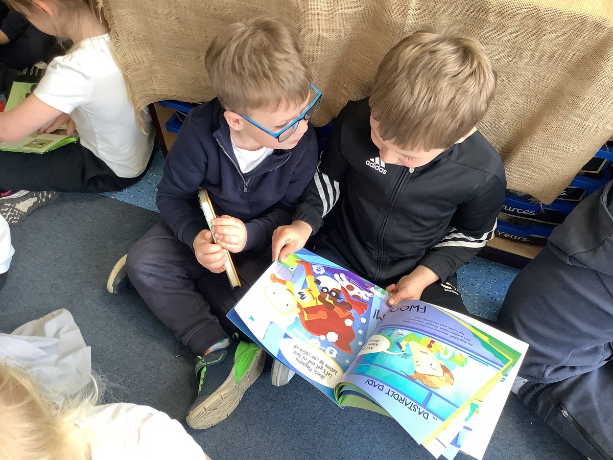 IPMATTowngate's tweet photo. #Receptiontpa enjoying reading for pleasure this morning. Such a lovely time sharing our own books from home. Thank you. #readingforpleasuretpa https://t.co/rATnGiezdm