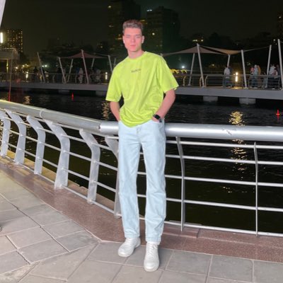 #صورة_جديدة_للملف_الشخصي

ربك شال ناس من حياتك عشان سمع اللِ نت مسمعتوش .