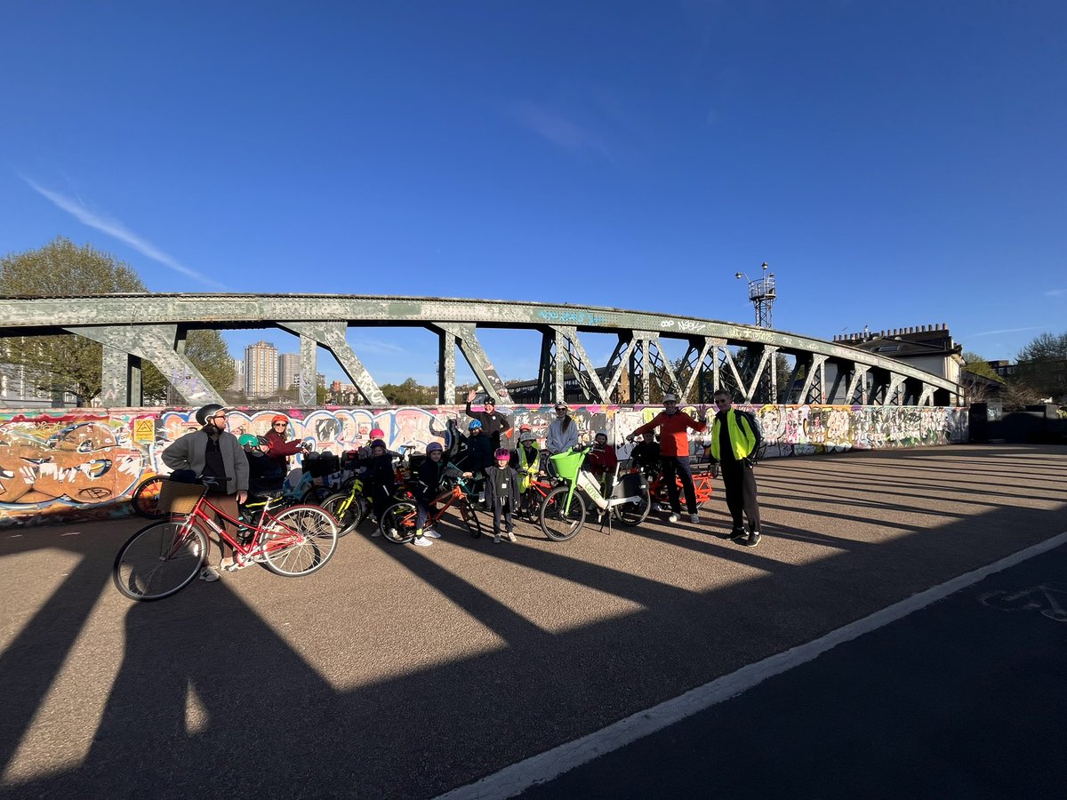 Tomorrow we ride! The Camden #BikeBus will be meeting Chalk Farm Bridge at 7.30am departing 7.45am for Belsize Park schools currently @StChrisNW3 The Hall School and Trevor Roberts but keen to drop at others if we have the students! It’s a joyful way to start the day Cx