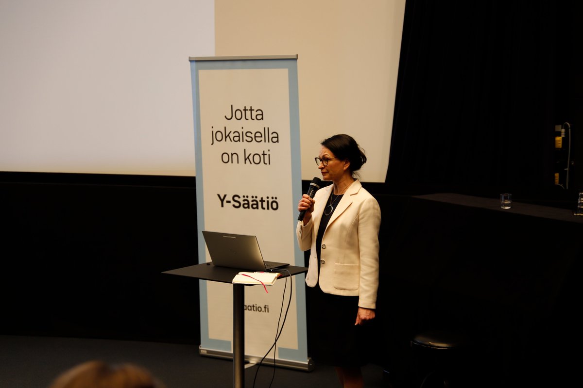 ysaatio's tweet image. #Asuntoensin Verkostokehittäjien kevätseminaari käynnistyi Oodissa tänään. Päivän puheenjohtaja Teija Ojankoski korosti avauspuheenvuorossa asunnottomuustyön kysymysten ajankohtaisuutta nyt, kun asumista koskevia rakenteellisia murroksia ja muutoksia on käynnissä. @AEVerkosto