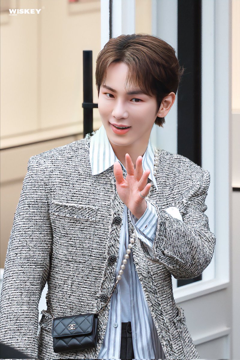 WisKEYforKEY's tweet photo. 240423 샤넬 팝업

#키 #기범 #KEY #キー https://t.co/4DFwanuhm3