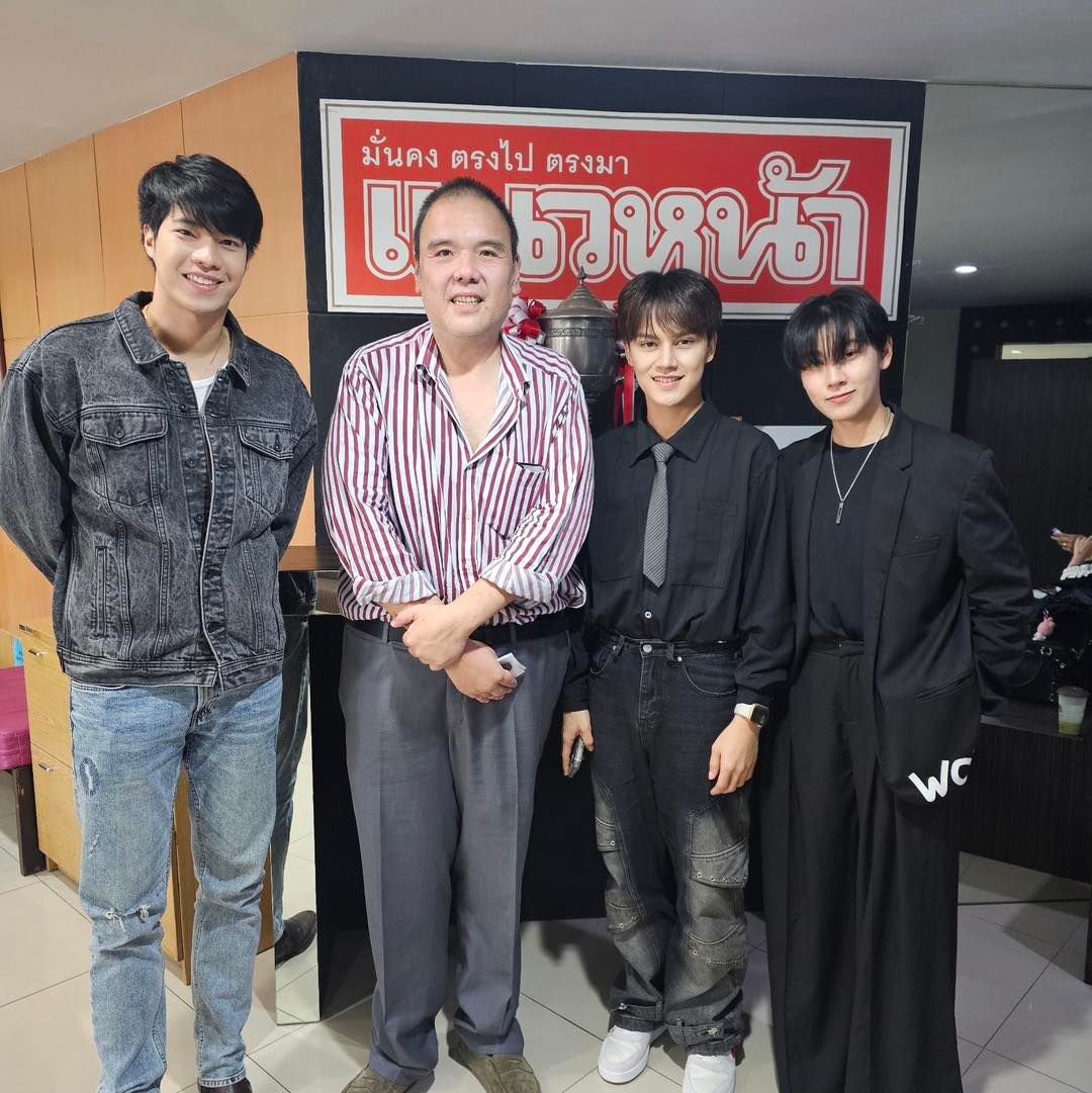 ENTSYNCTHAiLAND's tweet photo. บอสตัส ศุภเดช , เกรน อรรถพันธ์ , แซน ปราณต์
จาก Ent.SYNC Thailand
เดินสายประชาสัมพันธ์ งาน Thai Festival 2024 Taiwan
26-28 เมษานี้ ที่เมืองไทเป
และนำ Single ใหม่ คามุยหัวโจร และเพลงT-PoP ไปแสดงในงานนี้ด้วย
#entsyncthailand https://t.co/ruxnOajljt