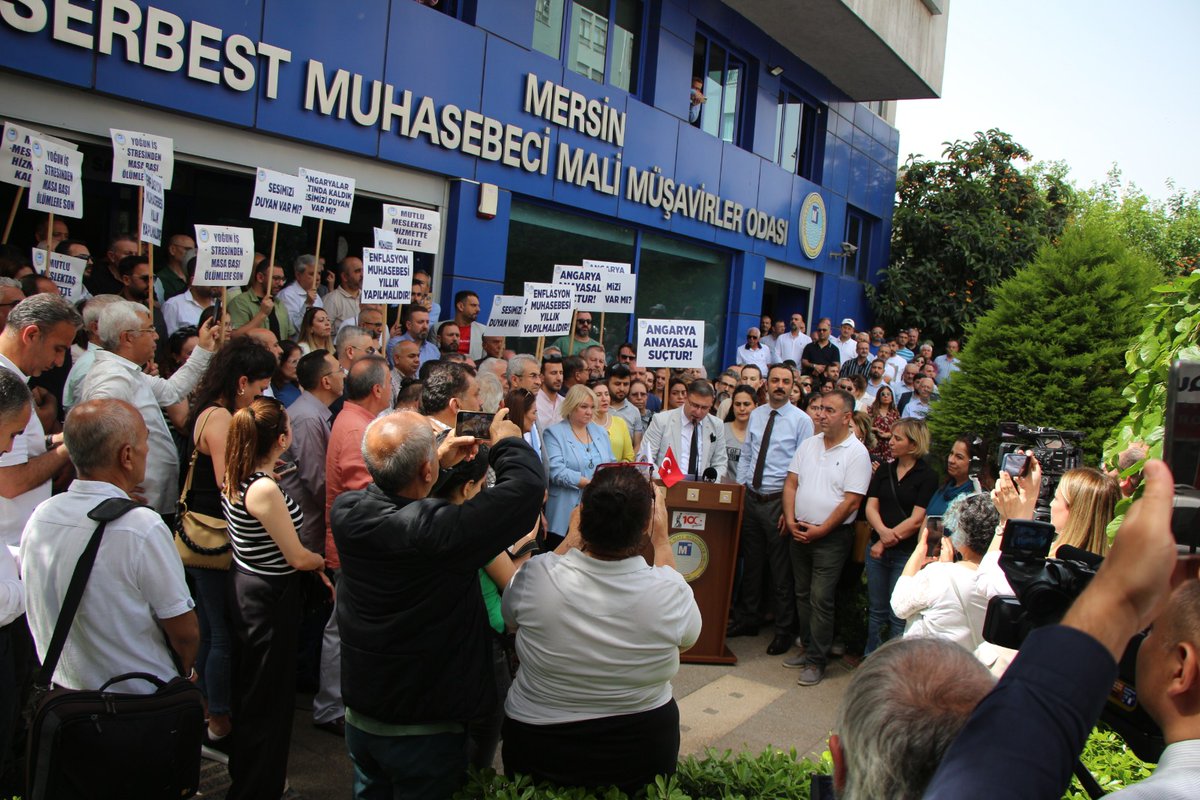 Üzerimize yüklenen angaryalar ve gündemdeki sorunlarımızla alakalı odamızda basın açıklamamızı gerçekleştirdik. Bu önemli günde mesleki mücadelemize güç veren tüm üyelerimize teşekkür ederiz. Mesleğimizi hak ettiği yere taşımak için haklı mücadelemizi hep birlikte sürdüreceğiz.