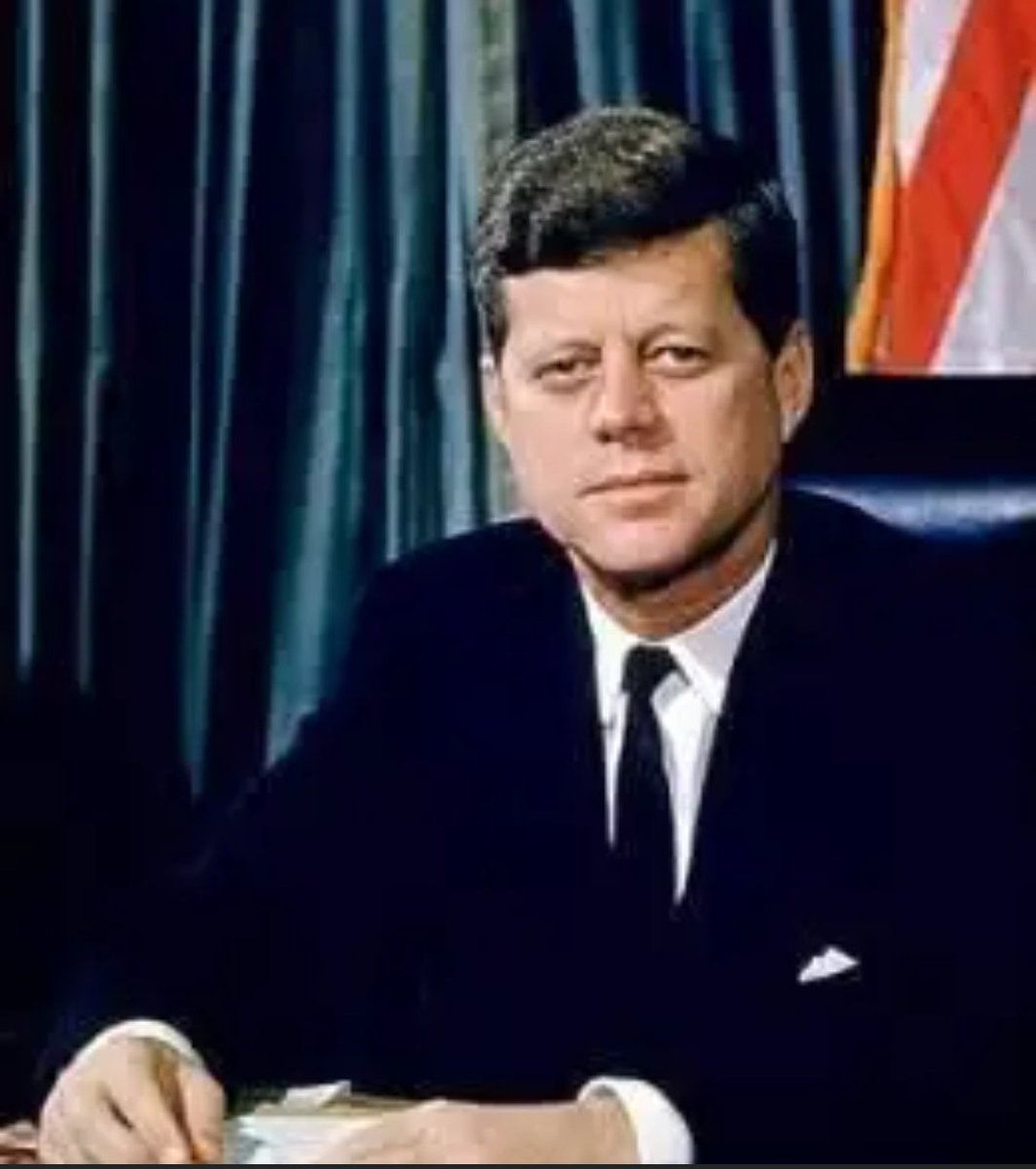 El 24/4/1961 el presidente EEUU John F. Kennedy reconoció públicamente su responsabilidad en la agresión a Cuba por Playa Girón y Playa Larga. Después del fracaso, no le quedaba otro camino. Viva Cuba!! #YoSigoAMiPresidente