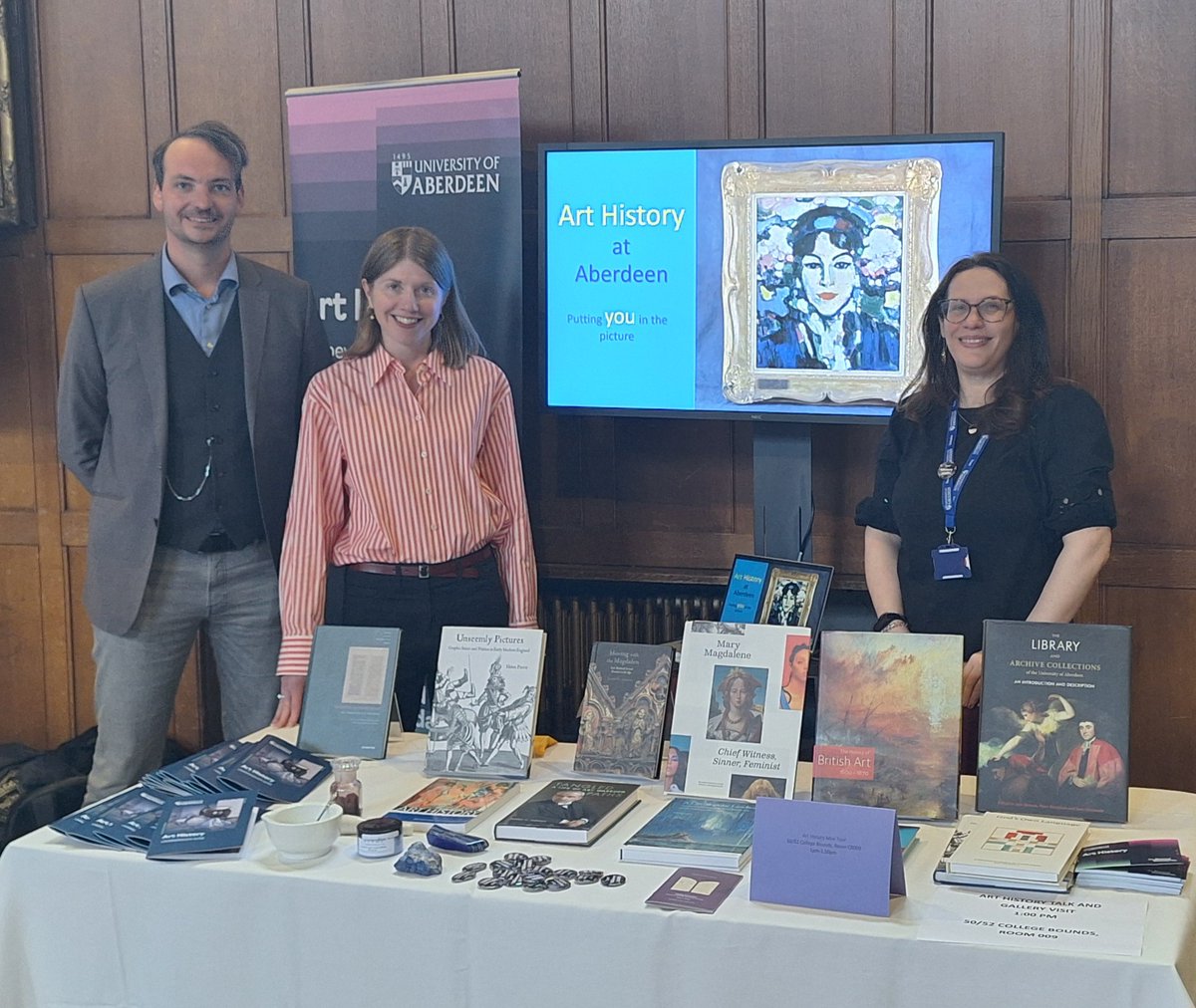 If you're at @aberdeenuni today for #OfferHolderDay, Team @abdn_arthistory is here to answer all your questions about our fantastic undergraduate degree & courses! We're in Elphinstone Hall until 1pm so don't delay! #MakeItABDN
