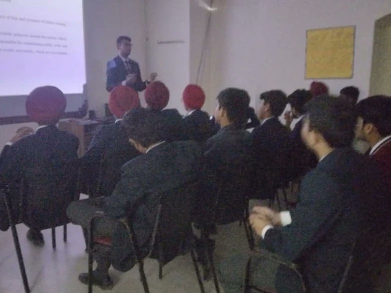 SISSP_RRU's tweet image. Our Student Research Assistant, Mr. Shrikant Mishra #interacted with the students of Class 10th, 11th and 12th of Guru Nanak Fifth Centenary School, Mussoorie, on the topic &quot;#Career Guidance in #Security Services&quot; the strength of students was around 60.
@RakshaUni @HMOIndia