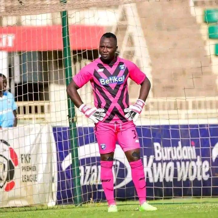 Reports indicate that AFC Leopards SC goalkeeper Levis Opiyo wants out of the club.

The custodian is reported to have already issued his notice of contract termination. 

Opiyo is keen on continuing his career elsewhere.

#MashemejiDerby 
#SupportLocalFootball