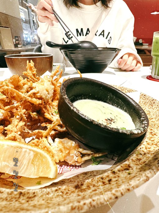 「麺 テーブル」のTwitter画像/イラスト(新着)