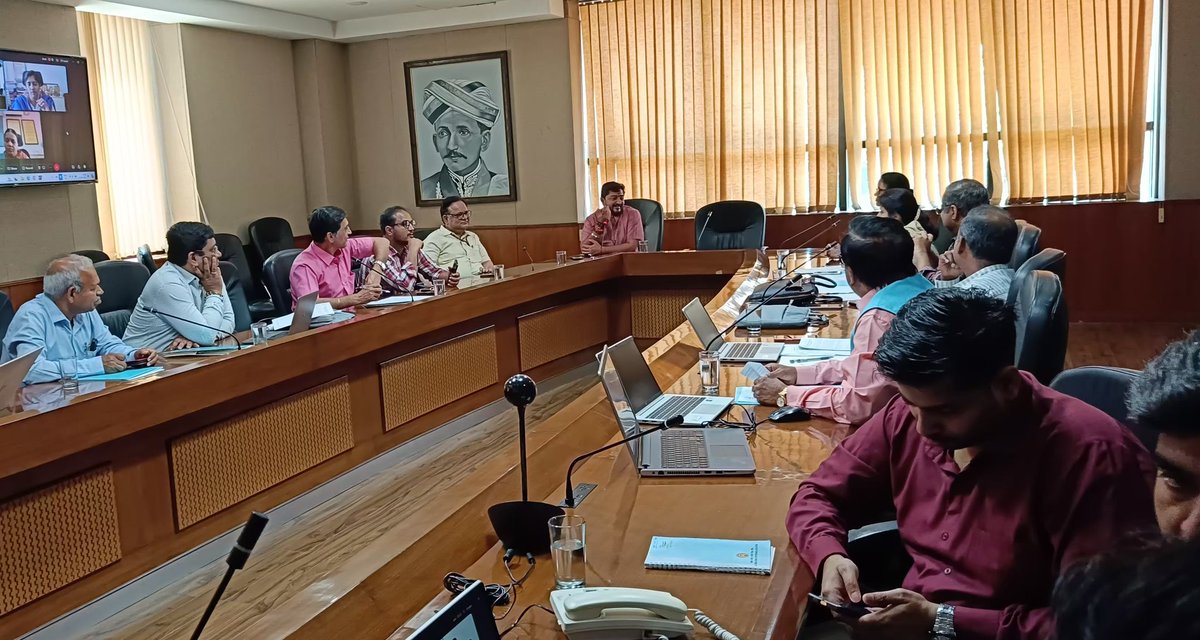 Experts of Regional languages gathered today at AICTE HQ for the Scrutiny of Applications received under AICTE-VAANI Scheme. 

VAANI stands for Vibrant Advocacy for Advancement and Nurturing of Indian Languages. 

@SITHARAMtg