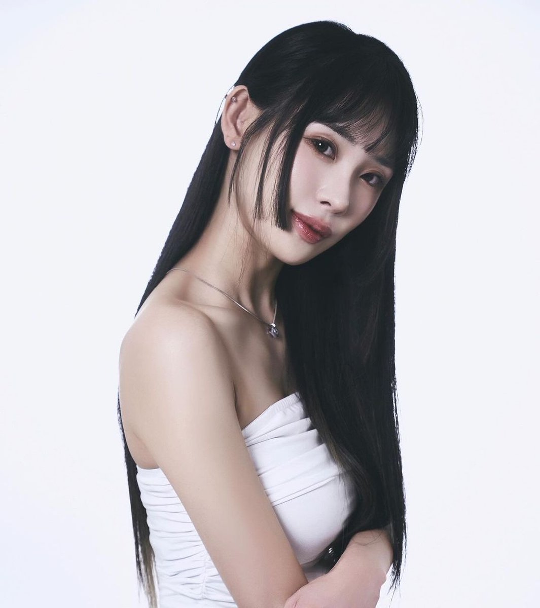Jsun is now DJ. She also made her solo debut with 'Belongs to You' in 2021. Ellia has released 'Weekend' in 2021 and 'Remember' in 2023