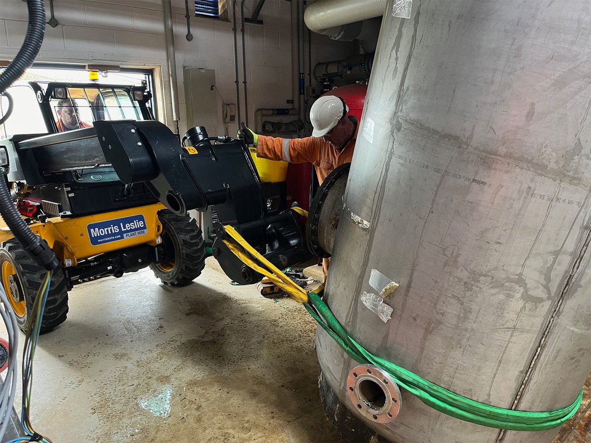 sparrowcranes's tweet photo. We completed a complex operation at HMS Raleigh in Torpoint, removing two redundant water heater storage tanks from within a confined space and installing new ones.

https://t.co/M5pzYszoJS

#crane #cranes #construction #cranehire #craneoperators #craneoperator #Cornwall https://t.co/kddjNP2JXn
