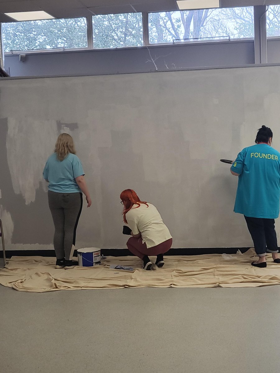 Thanks once more to @BTGroup who came to Hedleys College to paint the Multi-Bubble Therapy Room!🖌️📷 #volunteering #painting #thankyou #BT