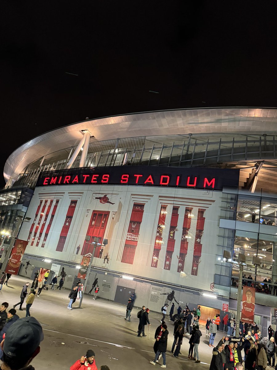 𝐌𝐨🏂 tweet media