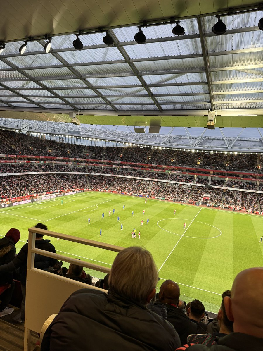 𝐌𝐨🏂 tweet media