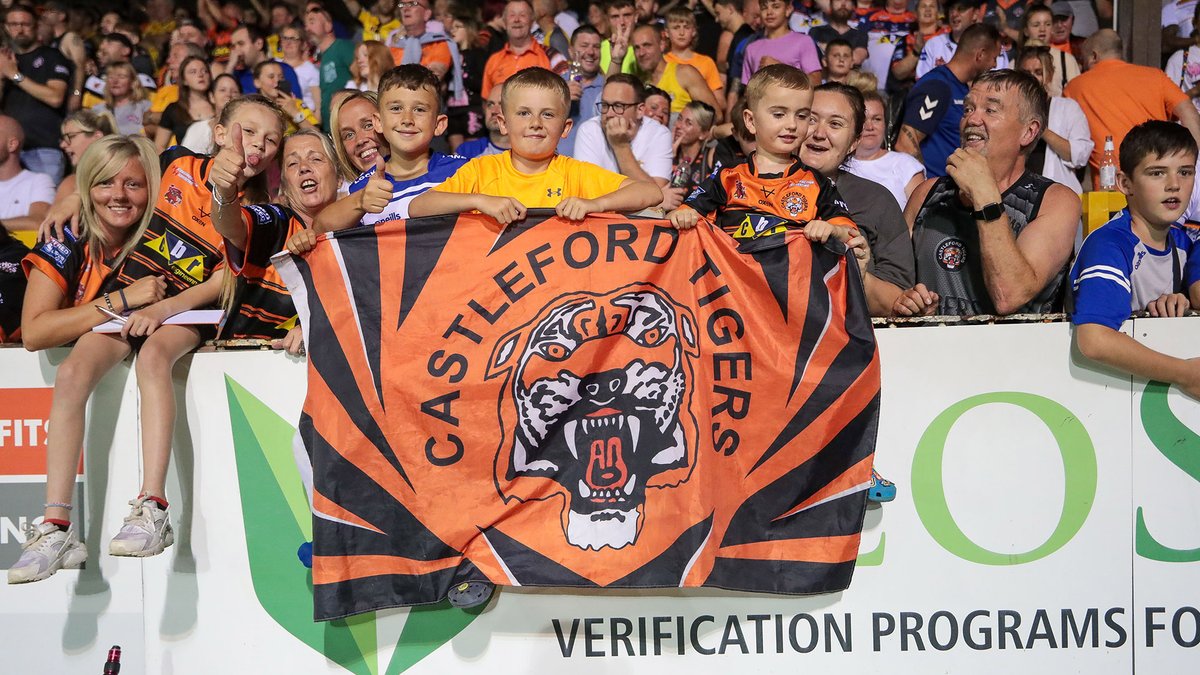 📲 Junior Members can bring a friend for FREE this Friday night! Check your emails to download your voucher! If you haven't received the email, please contact the ticket office #COYF