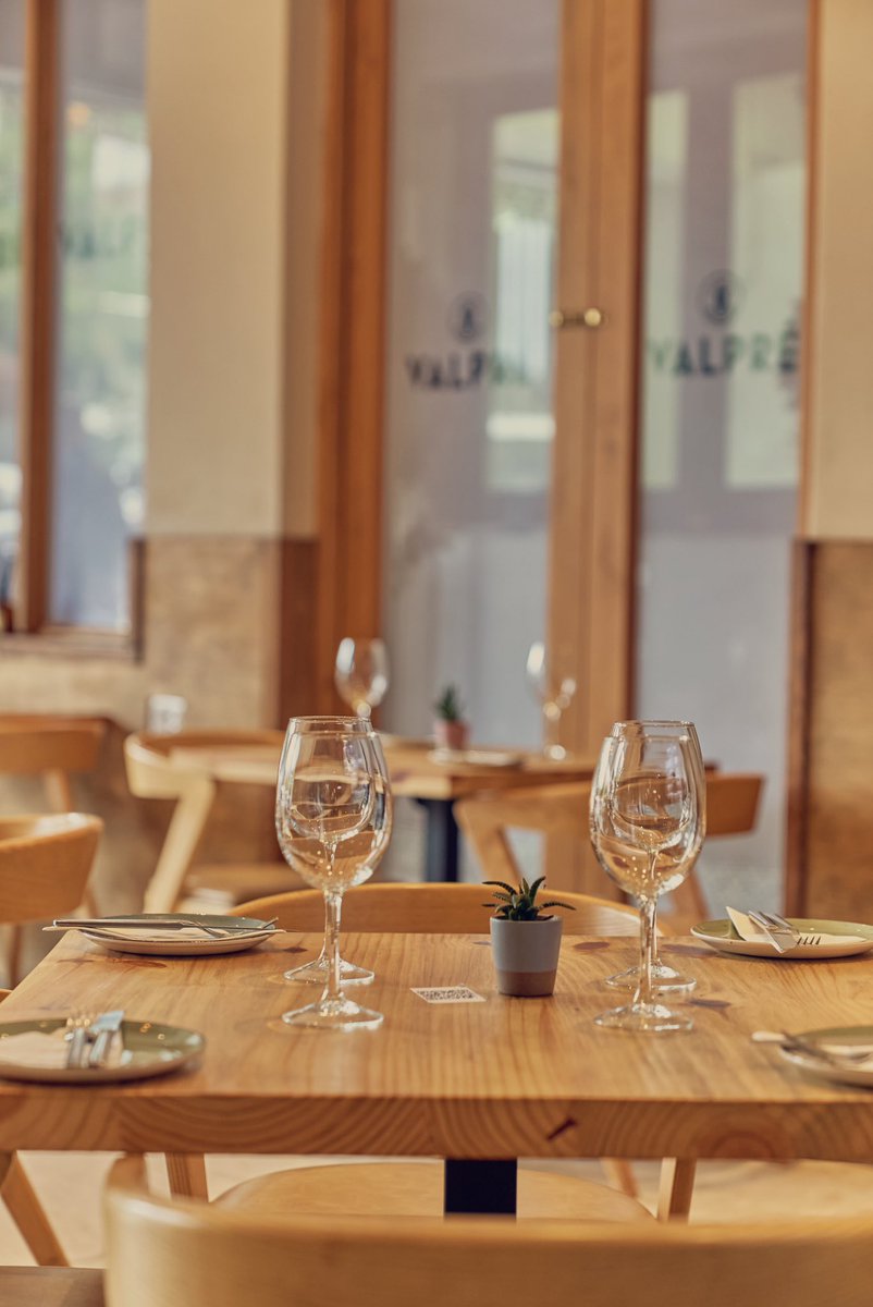 NduBarsEquipped's tweet photo. AuthentiQ Restaurant. Ekhaya elikhulu🍽️🍸
An African influenced restaurant serving African cuisine and our gorgeous signature and classic cocktails.🍹#AuthentiQ https://t.co/09W2l9MyM4