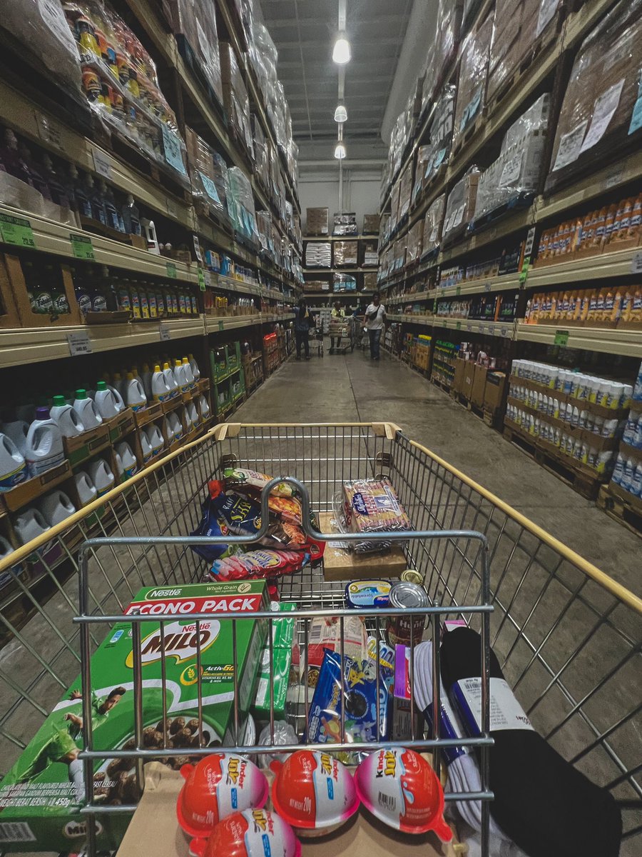 kthrnalxndria's tweet photo. Grocery day kay waray na stock na foods tas gamit panlaundry ๐ฎโ๐จ #adultingisreal https://t.co/BEtSSeatyG