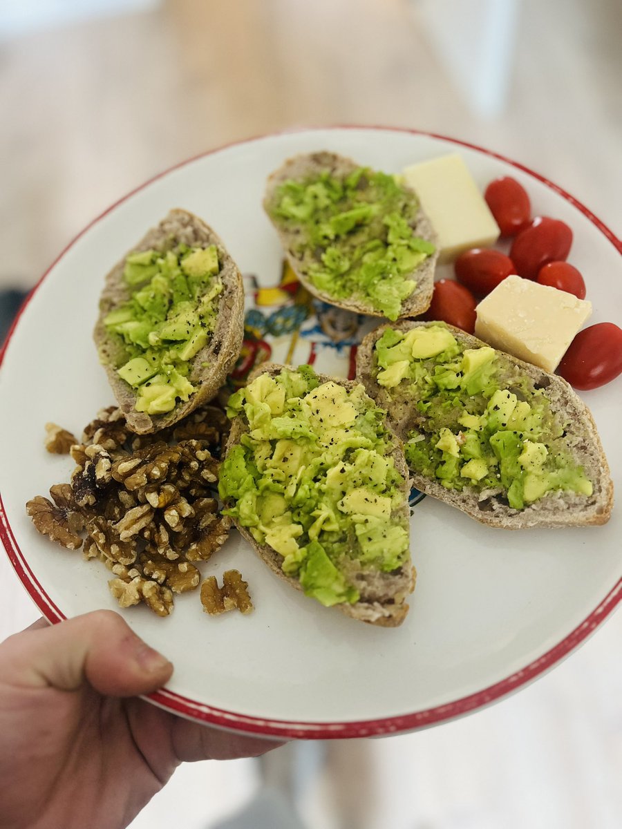 W eats…?

W eats!

• protein
• carbs
• fats 

- walnuts 
- avocado
- parmesan
- goats cheese 
- basic ass bread 
- cherry tomatoes 

Perfect meal 🔥🔥💯