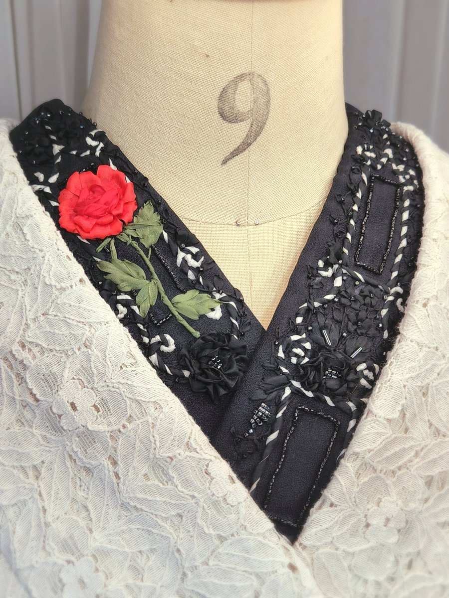 薔薇の小窓の半襟🌹

#刺繍半襟　#embroideryart
#半襟